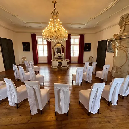 Schlosshotel Mailberg Отель 4*