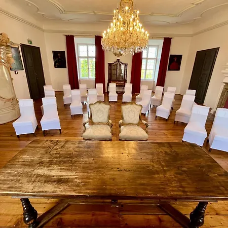 Schlosshotel Mailberg 4*