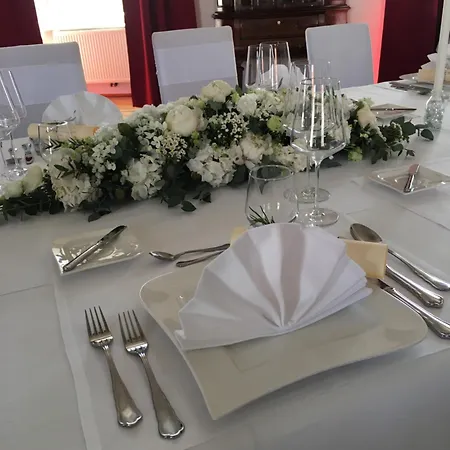 Schlosshotel Mailberg 4*