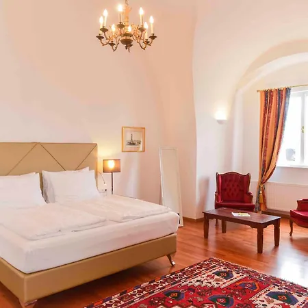 玛尔堡城堡酒店 酒店