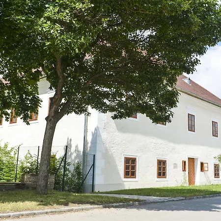 Hotel Schlosshotel Mailberg 4*