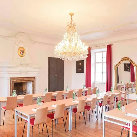 Hotel Schlosshotel Mailberg 4*