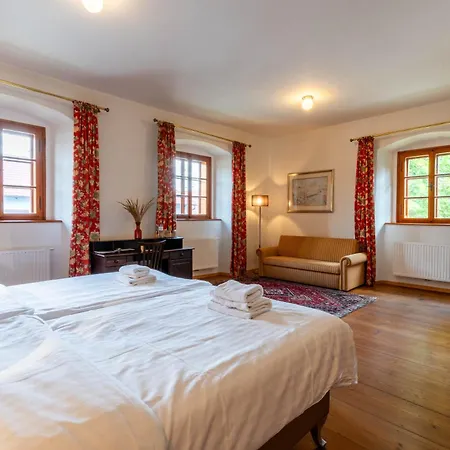 Hotel Schlosshotel Mailberg 4*