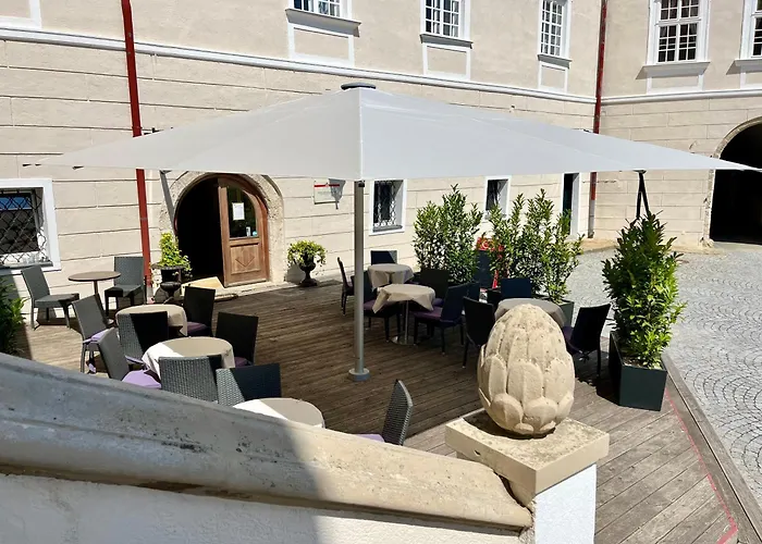 Schlosshotel Mailberg 4*