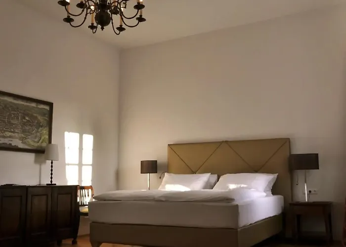 Schlosshotel Mailberg 4*