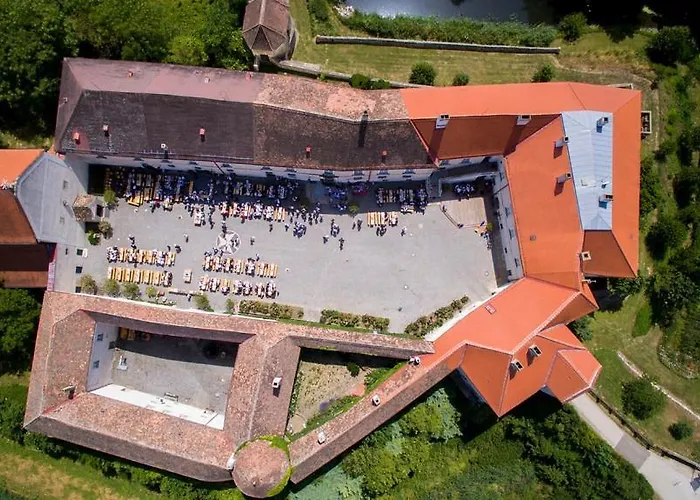 Schlosshotel Mailberg 4* Mailberg